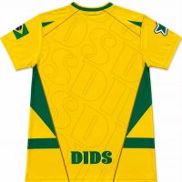 Camiseta em Gola  V 